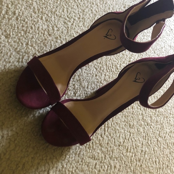 Used . - Picture 2 of 5